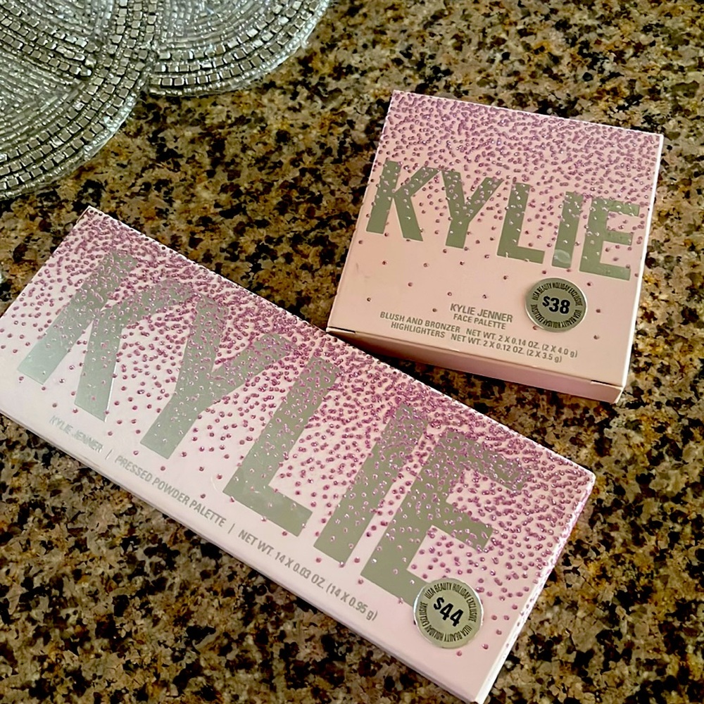Kylie Jenner holiday collection bundle Xmas 2021